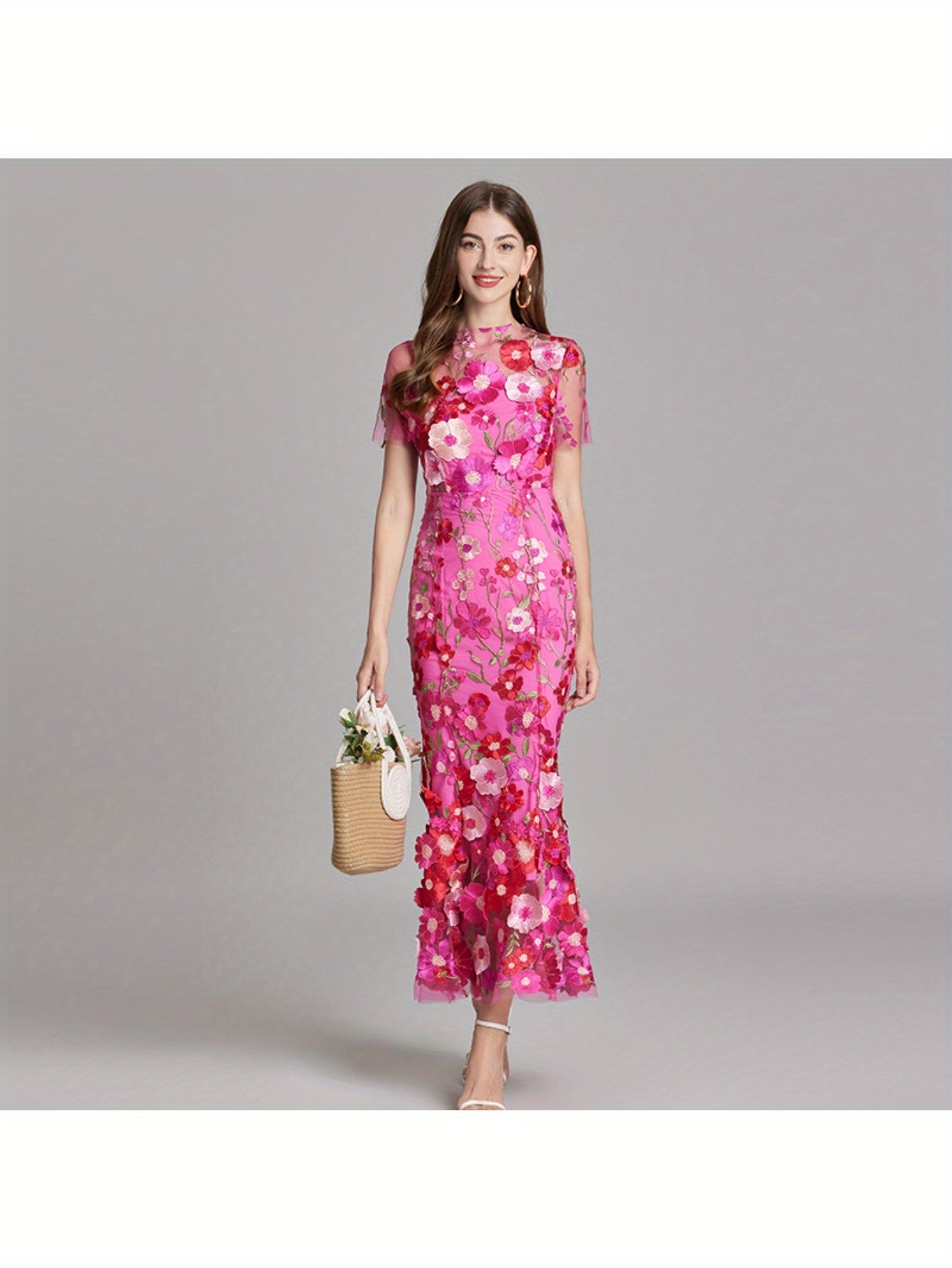 Elegant Heavy-Duty Floral Lace Embroidered Fitted Mermaid Long Dress for Women, Suitable for Weddings And Bridesmaid Attire.