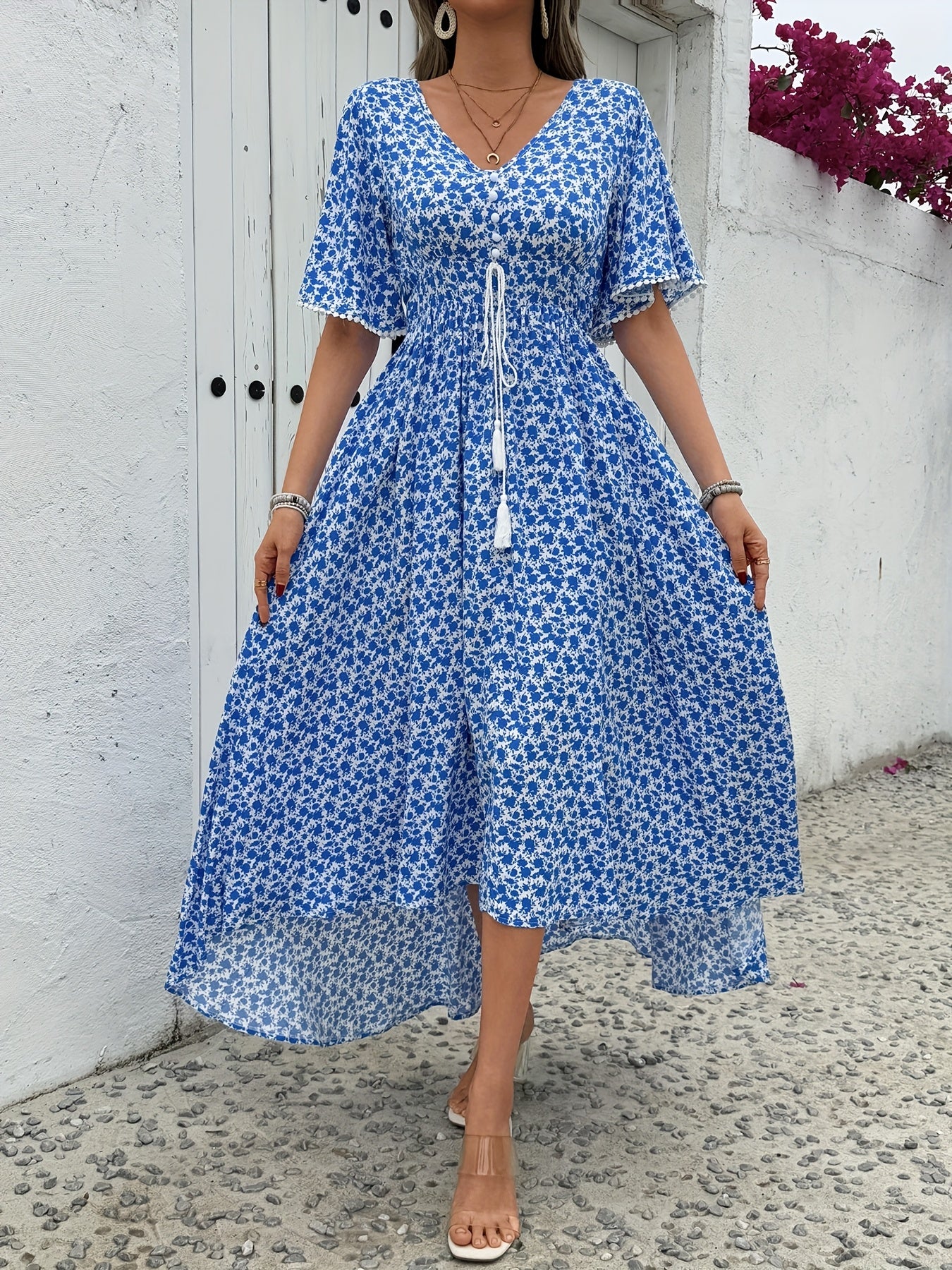 ZAFUL Summer Dress - Elegant Blue Floral, V-neck, Short Sleeve, Lightweight & Breathable. Waist Drawstring for Perfect Fit. Ideal for Hot Summer Days.