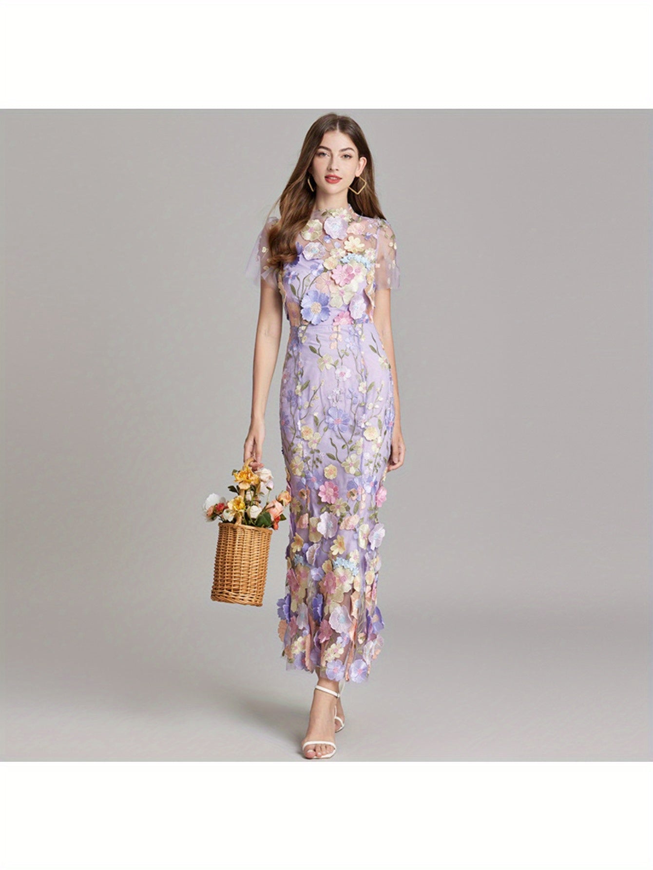 Elegant Heavy-Duty Floral Lace Embroidered Fitted Mermaid Long Dress for Women, Suitable for Weddings And Bridesmaid Attire.