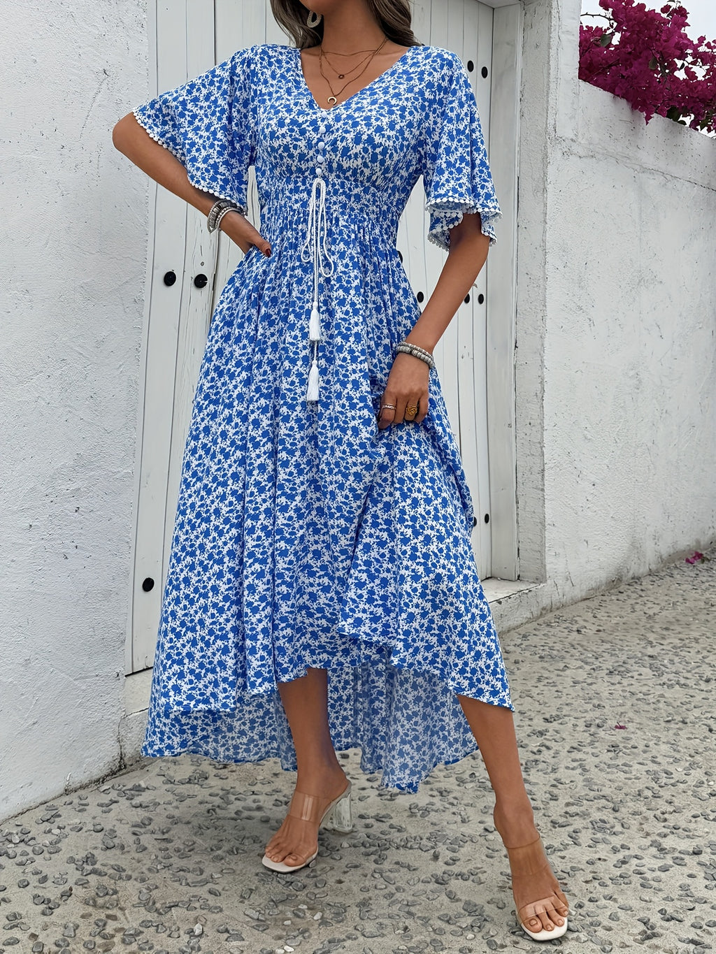 ZAFUL Summer Dress - Elegant Blue Floral, V-neck, Short Sleeve, Lightweight & Breathable. Waist Drawstring for Perfect Fit. Ideal for Hot Summer Days.