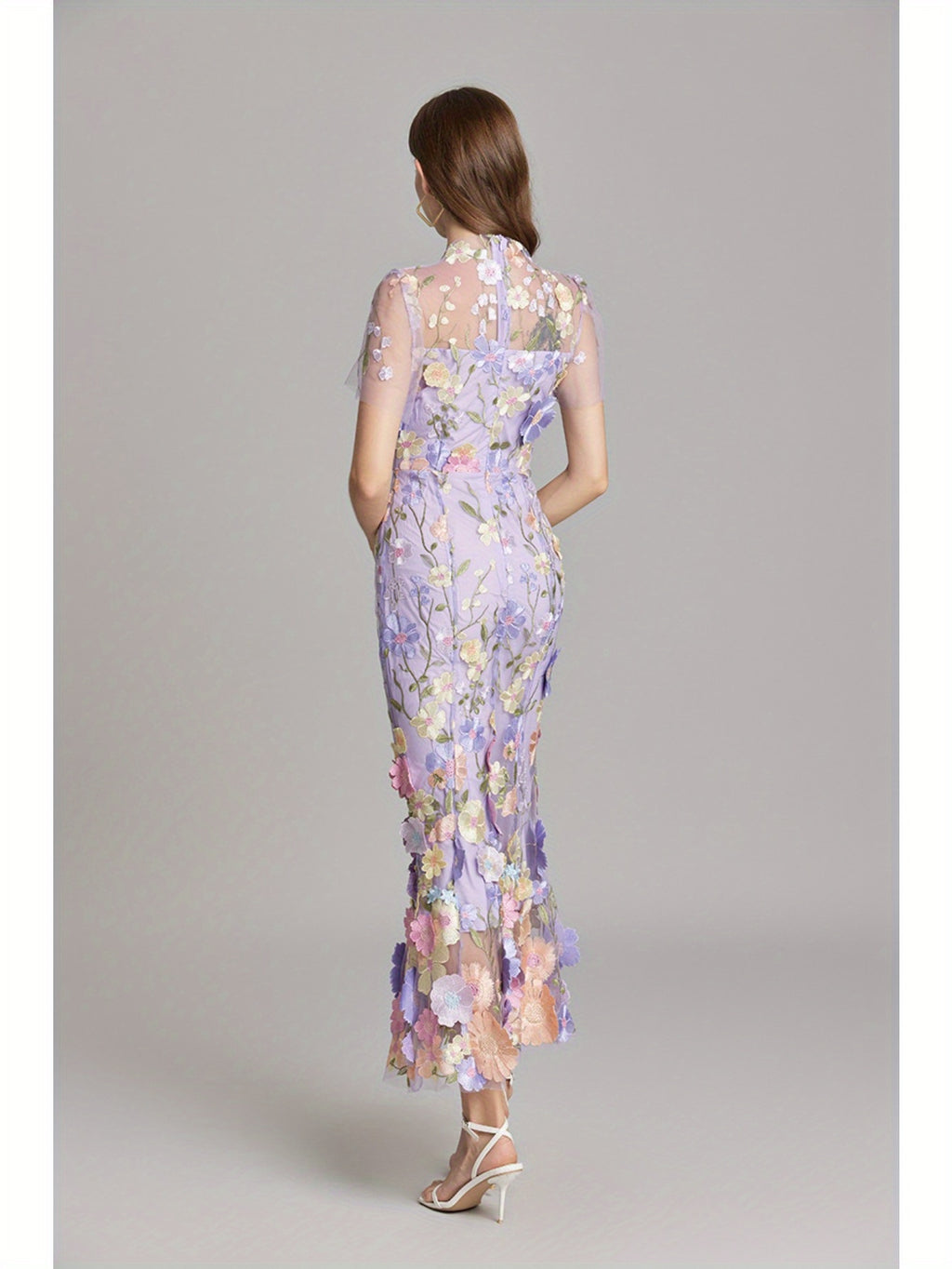 Elegant Heavy-Duty Floral Lace Embroidered Fitted Mermaid Long Dress for Women, Suitable for Weddings And Bridesmaid Attire.