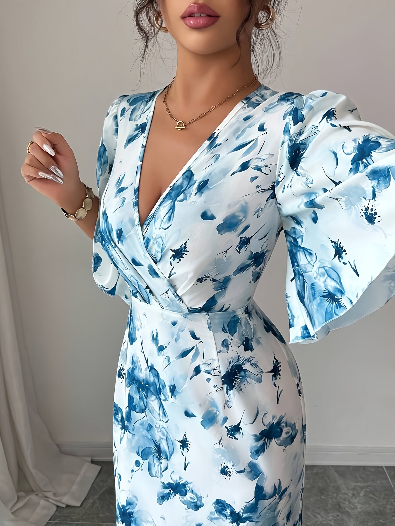 Women's Elegant Floral maxi Dress - Formal/semi-Formal Event Gown with Cross Neckline, Flowy Wedding Party Outfit in Blue Floral Print - Machine Washable Non-Stretch Fabric for Women